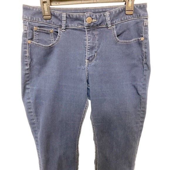 Lee Riders Women’s Petite Jeans - Picture 3 of 6